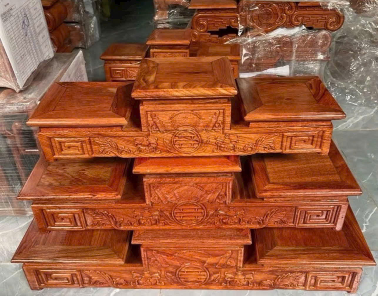 Tam Cấp Gỗ Hương Đá