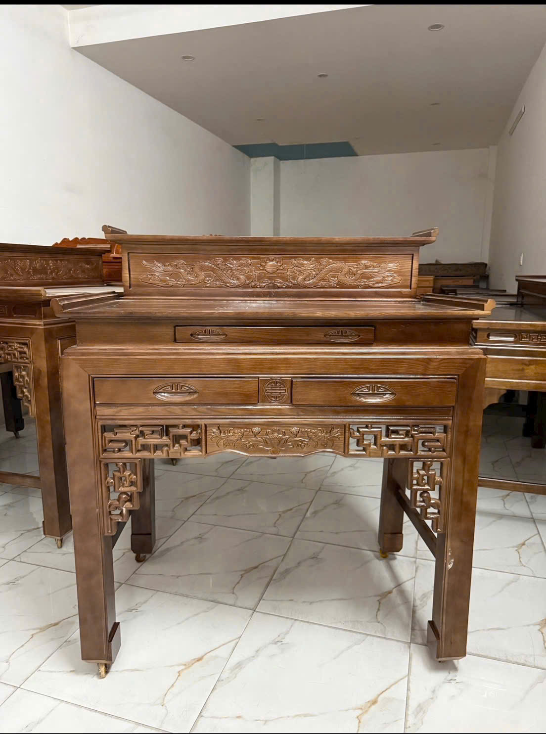 Án Gian Gỗ Sồi 2 Tầng (màu Óc Chó)