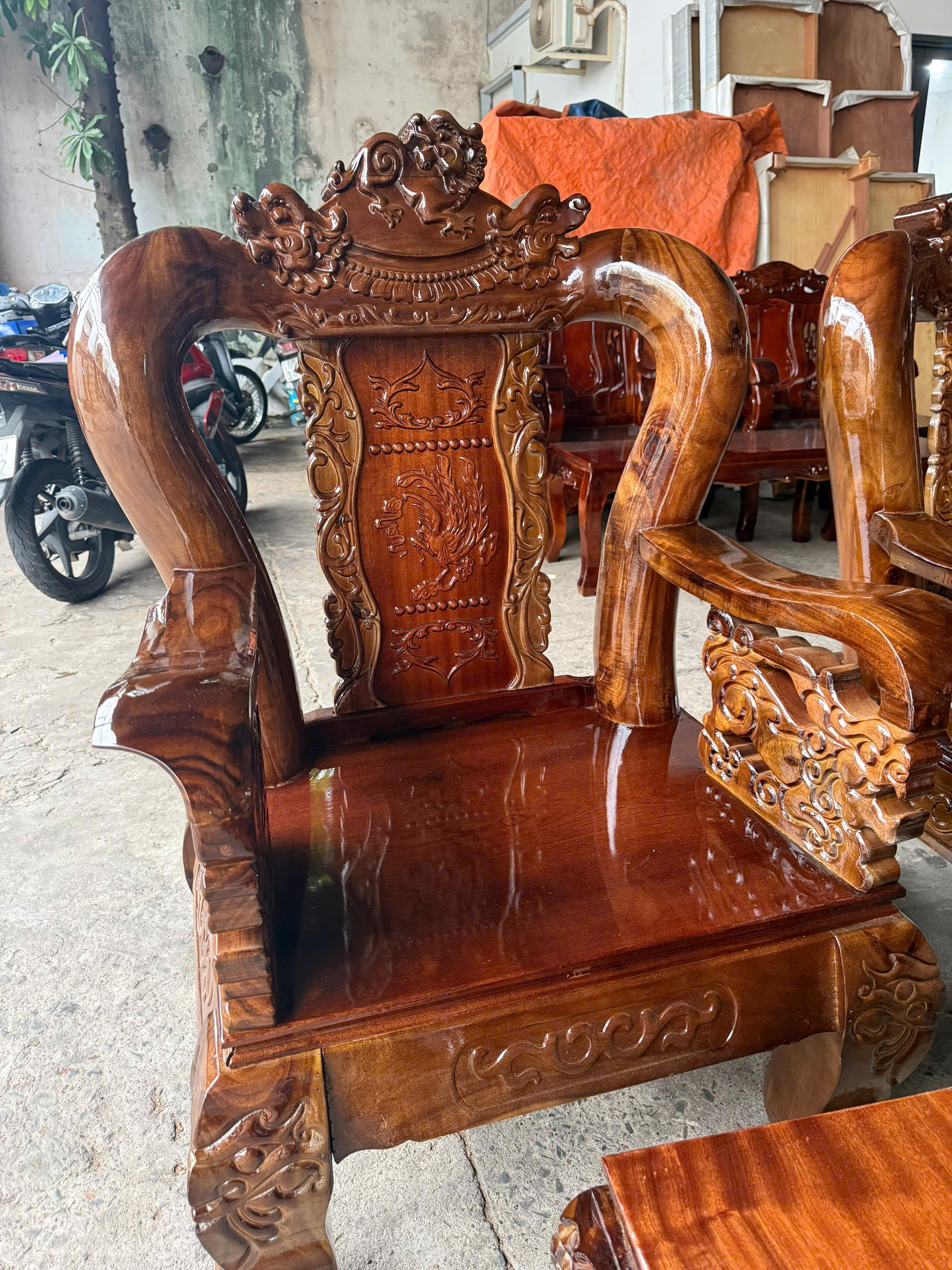 SaLon Gỗ Tràm Nghê Cột 12 (Màu Nhớt) - Ảnh 7