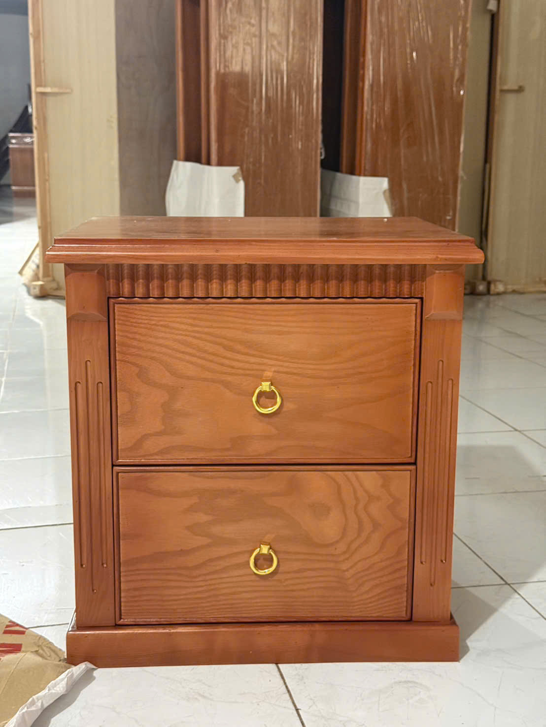 Tủ Đầu Giường Gỗ Sồi 2 Học Kéo - màu Cánh Dán