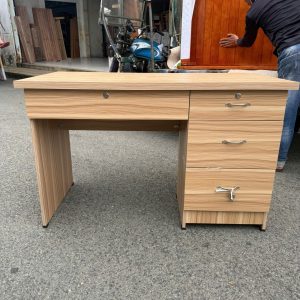 Bàn Làm Việc MDF 3 chân (gỗ Công Nghiệp)