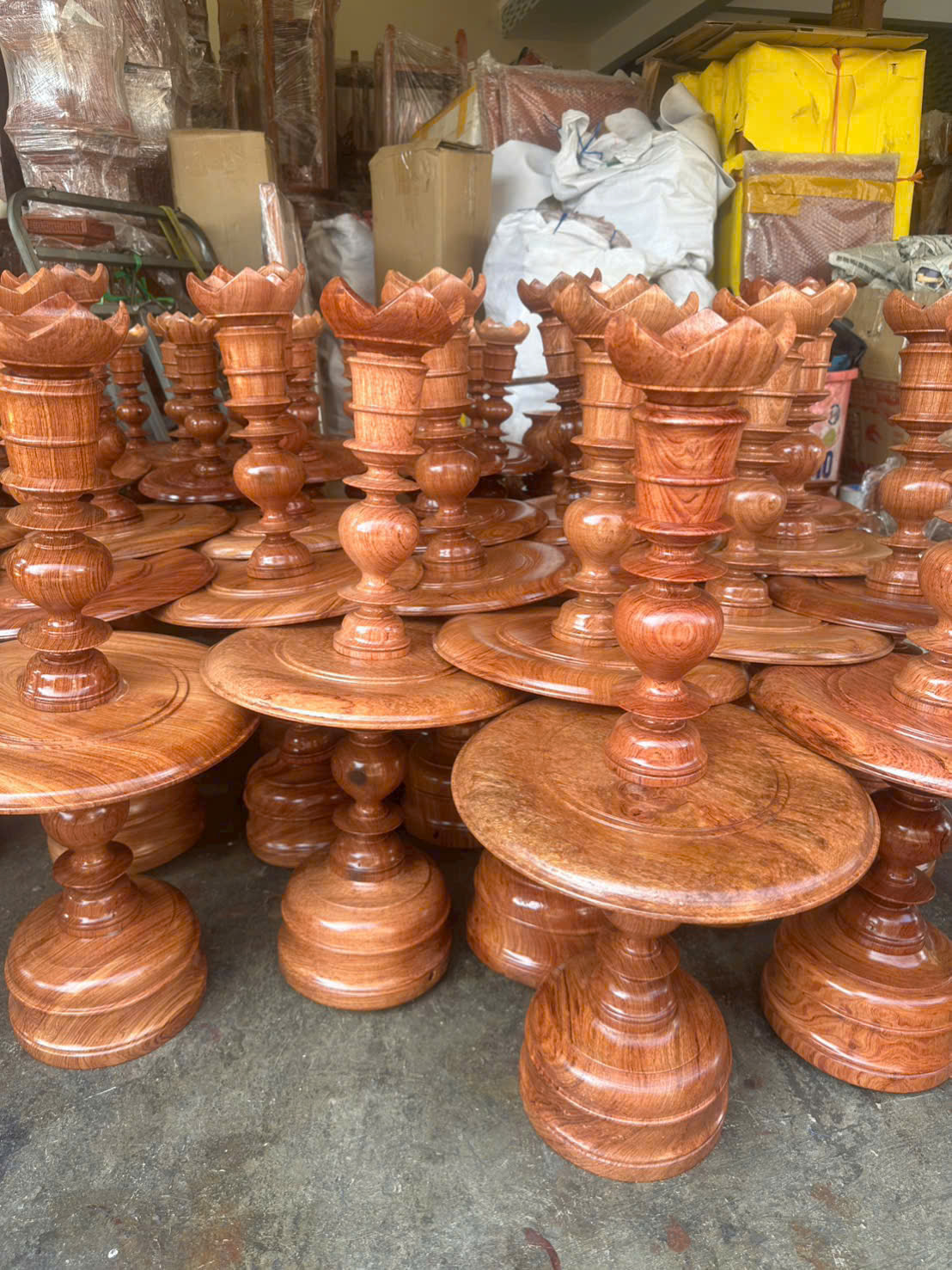 Cặp Chân Đèn Thờ Gỗ Hương Đá - Ảnh 2