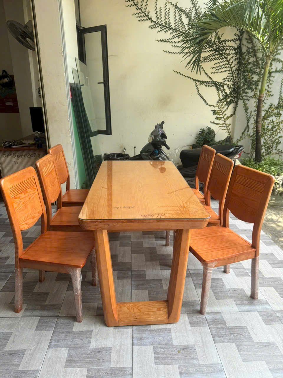 Bộ Bàn Ăn Chân Hươu 6 Ghế Kiểu 3 Tiêu - Gỗ Sồi (màu Lau Hương)