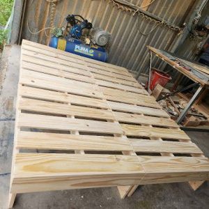 Giường Ngủ Pallet Gỗ Tự Nhiên Có Chân